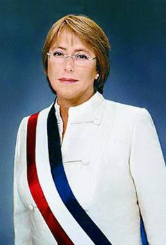 Presidenta Bachelet expresa su molestia a Raul Castro por palabras de Fidel